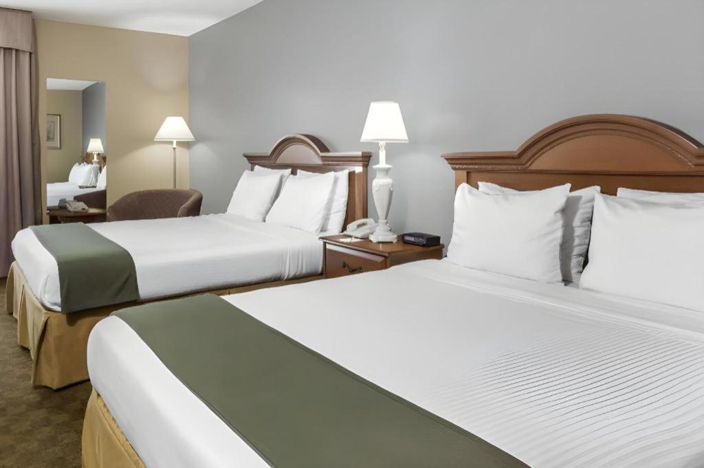 Days Inn By Wyndham Selma מראה חיצוני תמונה