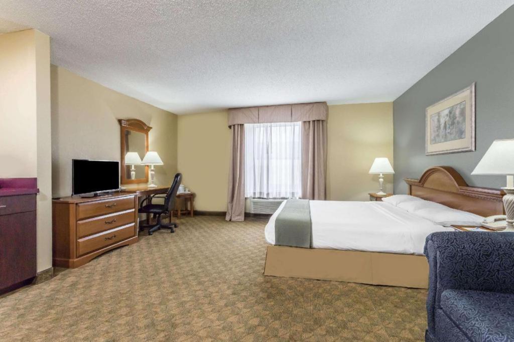 Days Inn By Wyndham Selma מראה חיצוני תמונה