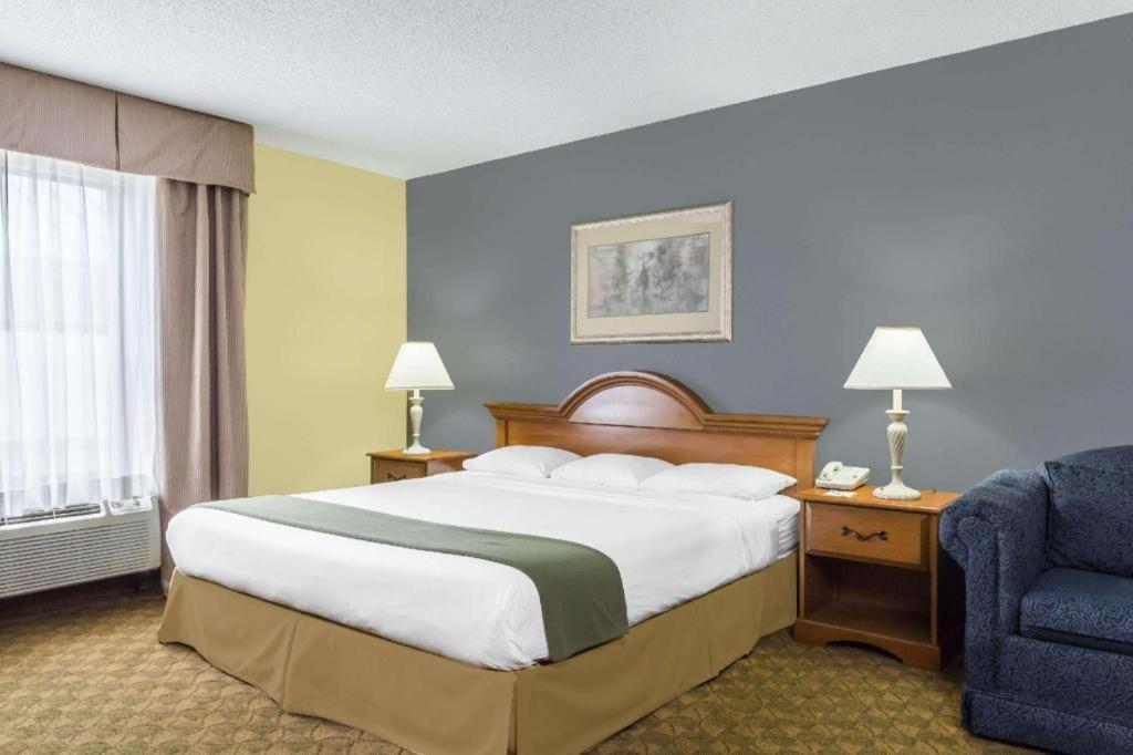 Days Inn By Wyndham Selma מראה חיצוני תמונה