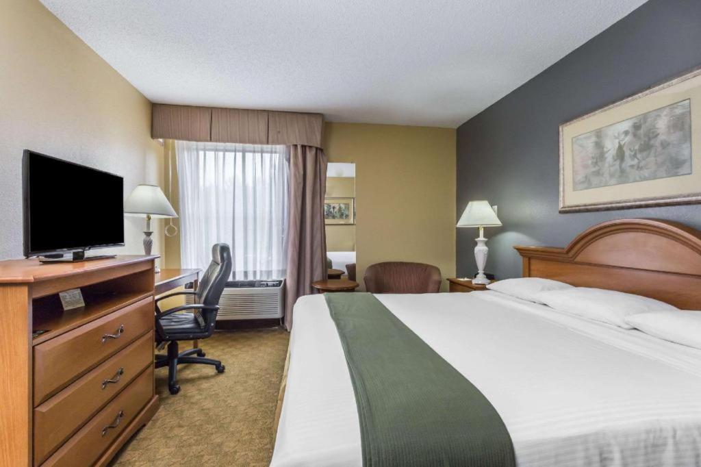 Days Inn By Wyndham Selma מראה חיצוני תמונה